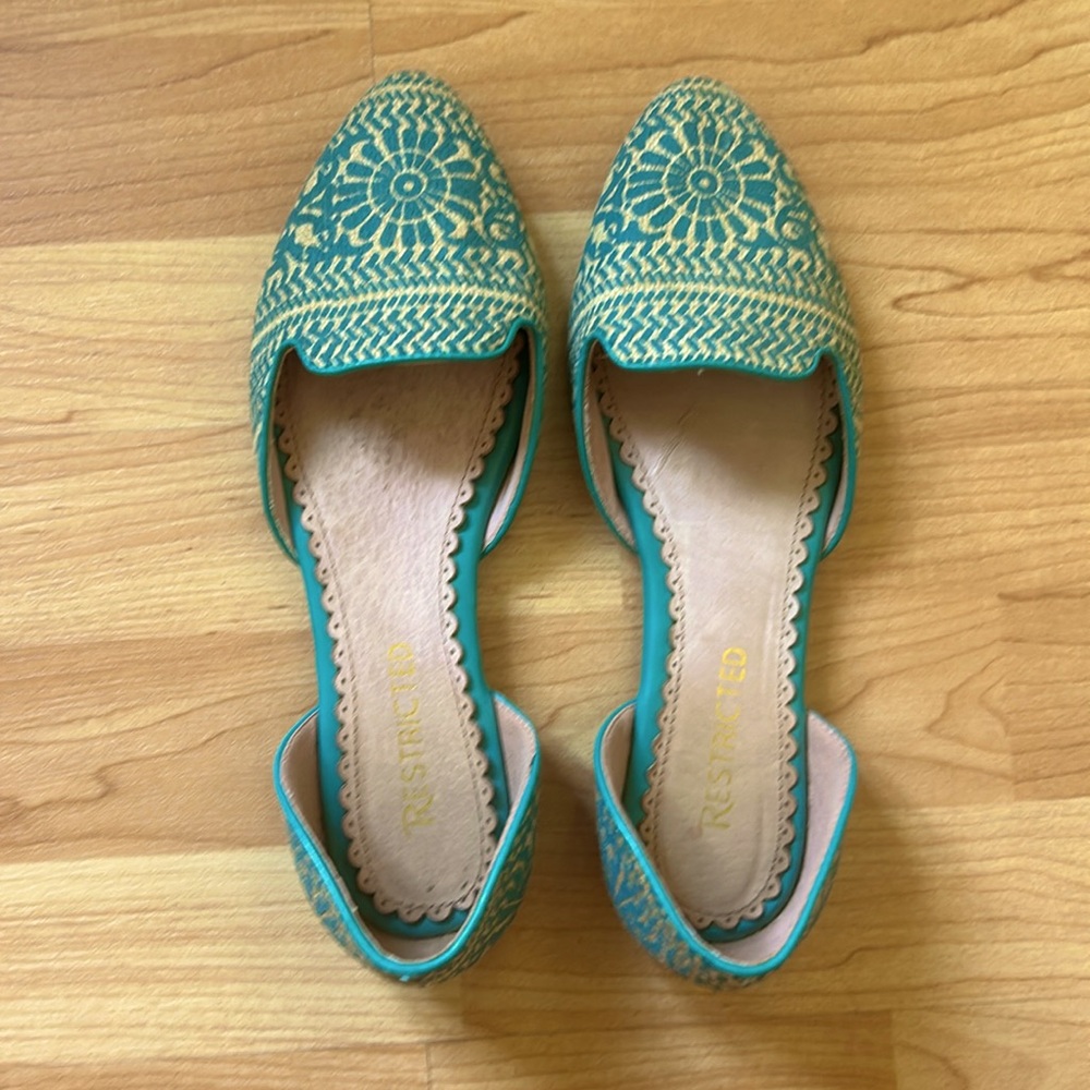 Cut-out Flats